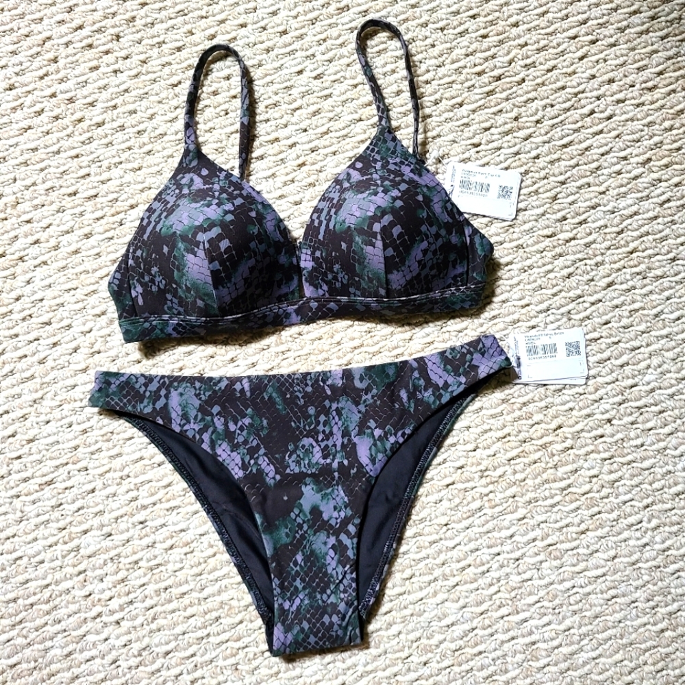 NWT Lululemon Waterside Bikini Set